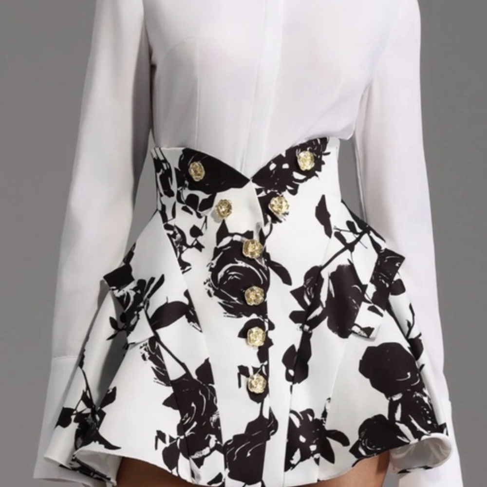 Floral Black and White Mini Skirt  Small